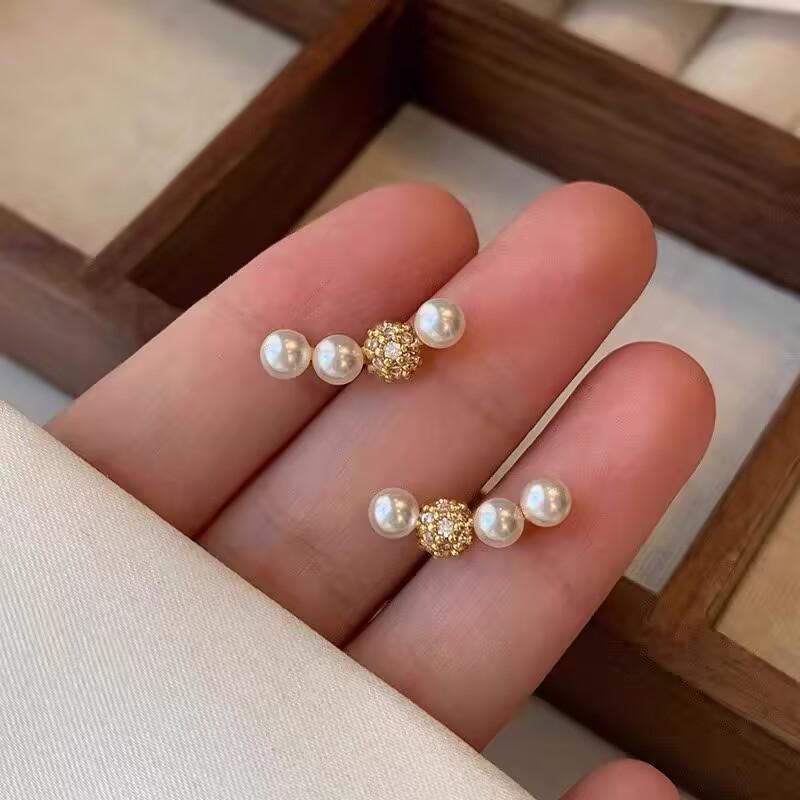 Luxury-luxurious Single-line Arc-shaped Stud Earrings for Women, Round Ball-shaped Elegant Earrings, High-end Jewelry