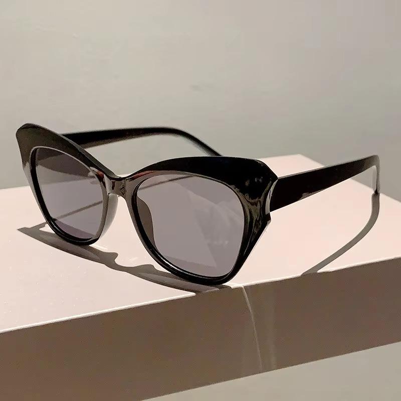 Cat Eye Vintage Sunglasses Women Brand Designer Fashion Gradient Sun Glasses Female Retro Mirror Outdoors Shades UV400 Eyeglasses