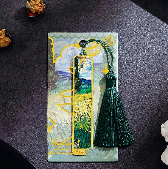 Vintage Metal Bookmark - Gold Foil Tassel Bookmark - Literary Style Bookmark - Gift for Reading Enthusiasts