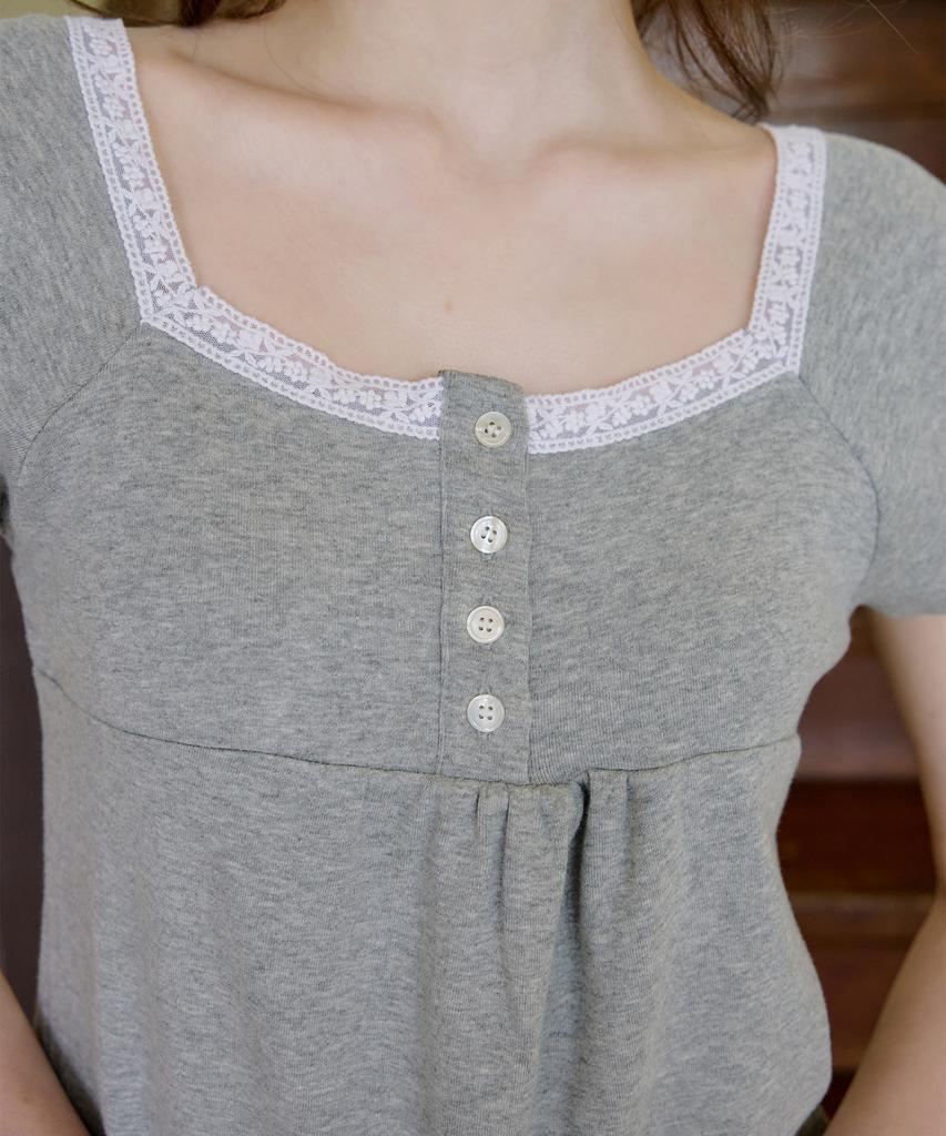 LETTER FROM MOON Sorbet Square Neck Lace Short Sleeve T-Shirt (Gray)