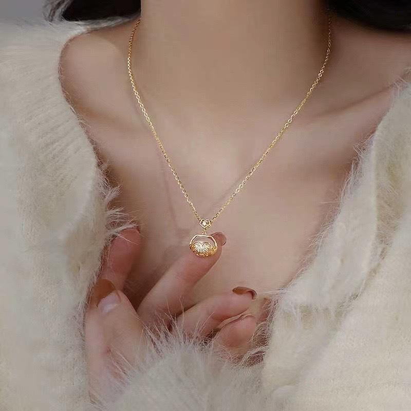 Ruyi Ping An Lock Necklace Female New Chinese Niche Lamp Luxury Xiangyun Long Life Lock Pendant Clavicle Chain