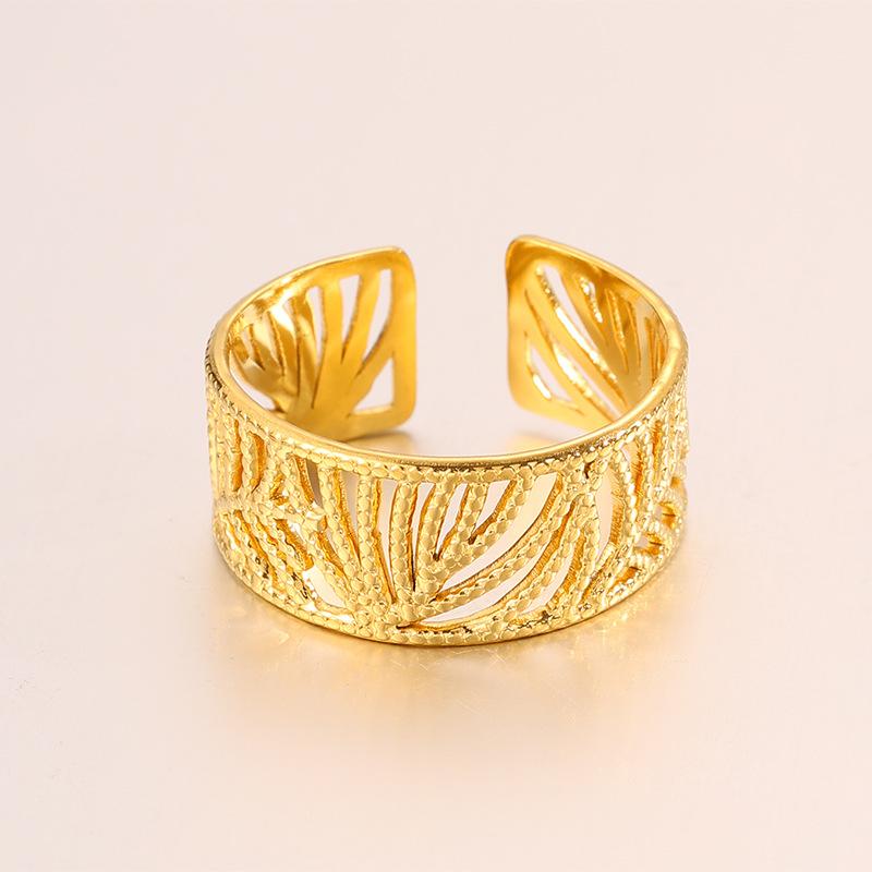Populaire Mode Roestvrij Staal Hartvormige Open Ring voor Vrouwen, Lichte Luxe, Niche, High-end Stijl Vingerring, 18K Gouden Ring