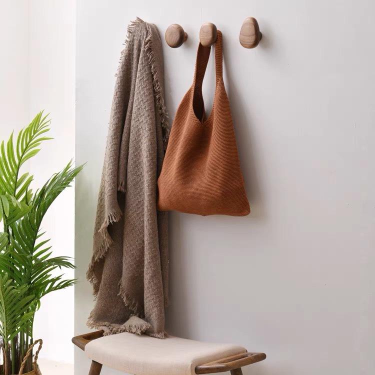 Nordic Pebble Walnut Wood No-Drill Hook: Behind Door Clothes & Hat Rack