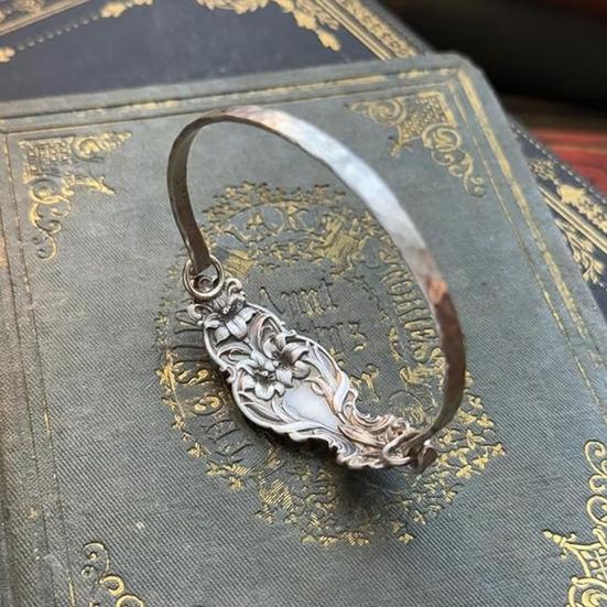 Handgemaakte Sterling Zilveren Lepel Armband Bloemenpatroon Open Armband Boho Stijl Handvat Manchet Sieraden Accessoires