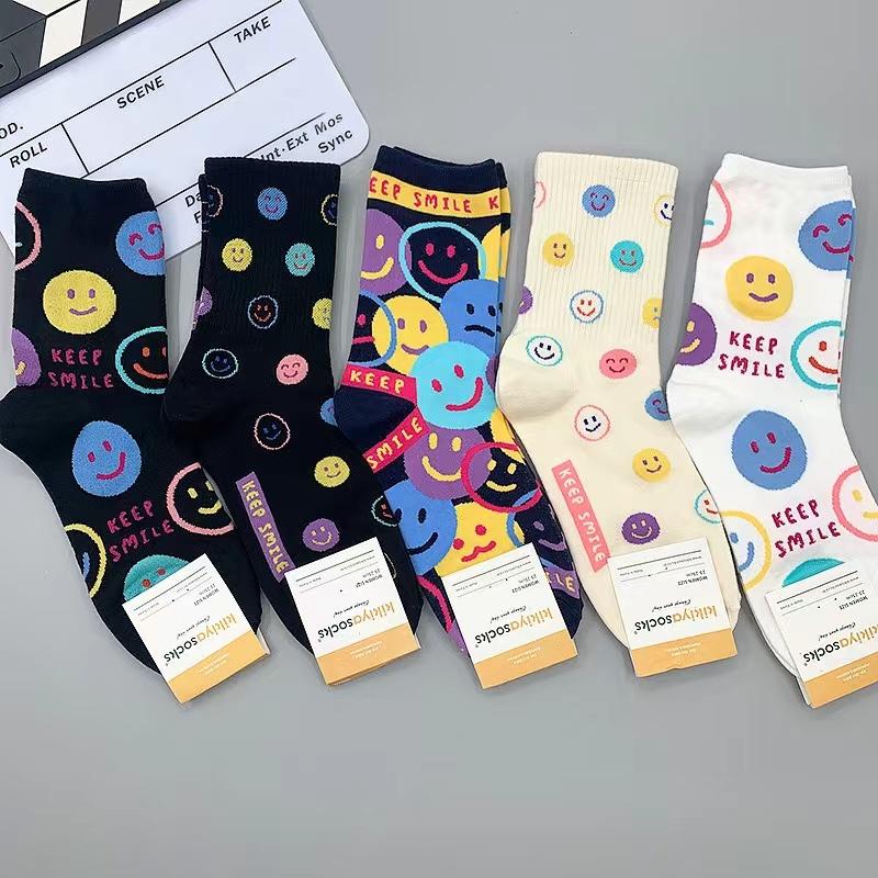 1 Paar Cartoon Lächeln Damen Socken Baumwolle Harajuku Skateboard Mädchen Socken Neuheit Atmungsaktive Socken Weihnachtsgeschenk Fabrik Direkt