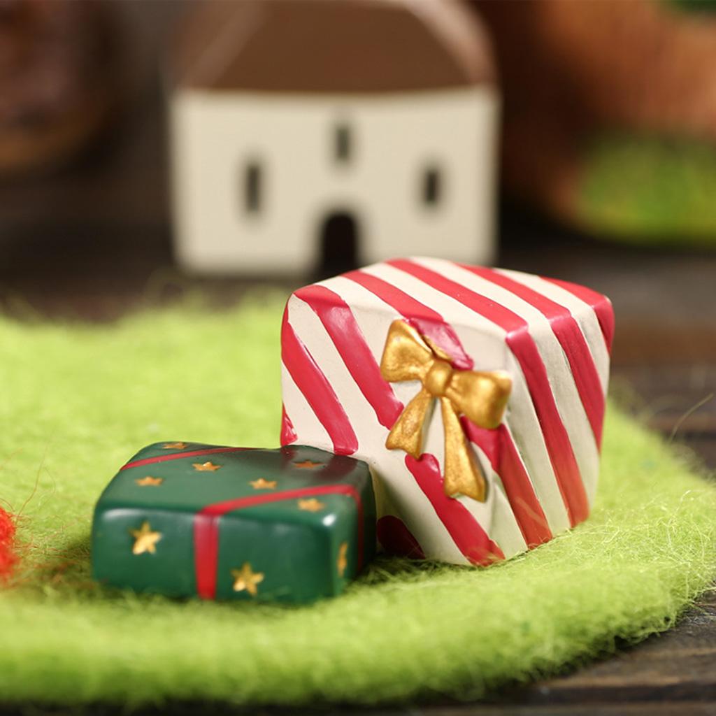 2 Pcs Christmas Aquarium Decoration Mini Cute Xmas Tree Present Box Miniature Statue Christmas Party Fish for Tank Ornam