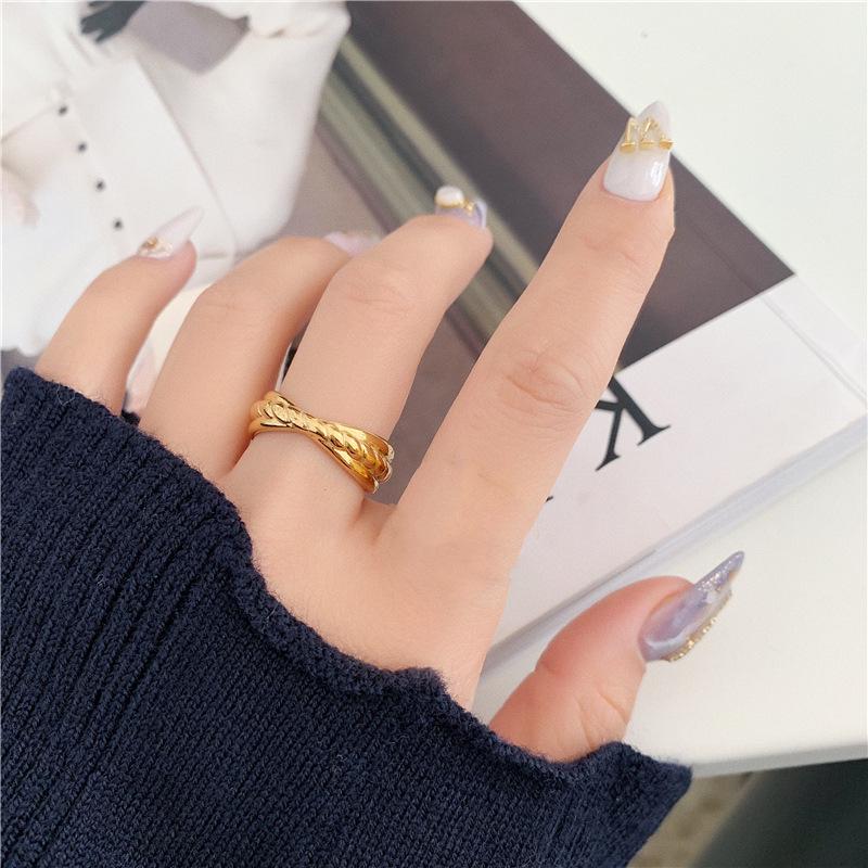 Retro-Ring mit 18 Karat Goldbeschichtung: Europäischer & Amerikanischer Cooler Stil für Damen