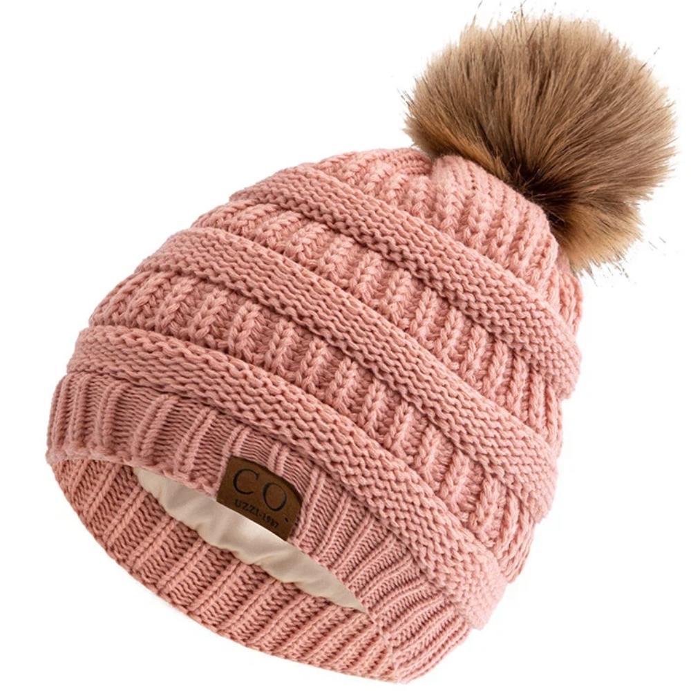 Neue Antistatische Mütze Satin gefüttert Kunstpelz Bommel Mützen Mütze Für Frau Winter Warm Gestrickte Mützen