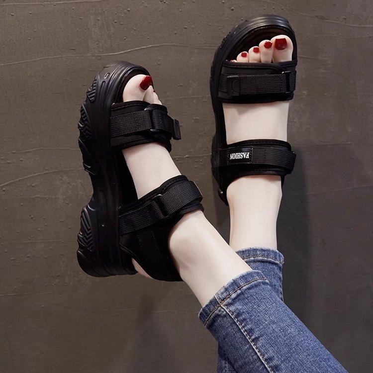 Sports sandals women's new beach casual shoes in the summer of 2024, muffin thick-soled explosion, high-heeled soft-soled increase