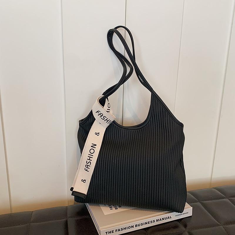 Large-capacity Commuter Tote Bag Women's New Niche Design Pleated Handbag Versatile Shoulder Underarm Bag