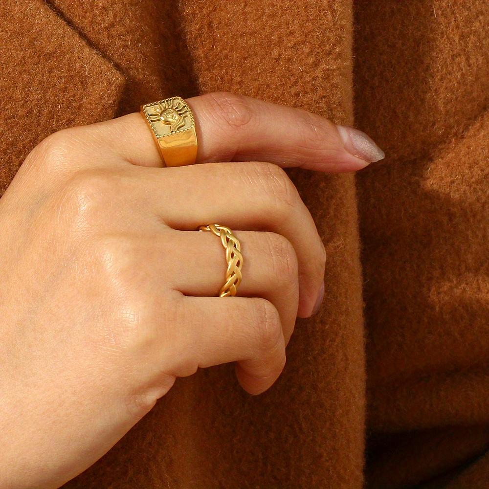 Vintage Sun Geometric Women's Ring, Trendy High-quality Wide Design, Exquisite Jewelry Ring Item.