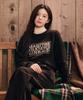 Malittepeulangsowajeobeo Boucle Classic Logo Knit Pullover Black