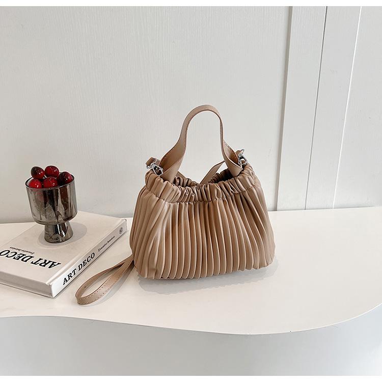 Schicke plissierte Handtasche für Damen, Frühling, neue lässige, einfache Umhängetasche, große Kapazität, weiche PU-Einzel-Schultertasche