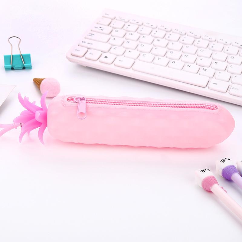 Trousse à crayons créative en silicone, mignonne, imperméable, grande capacité, trousse à crayons en forme de banane, sac de rangement en forme de fruits et légumes