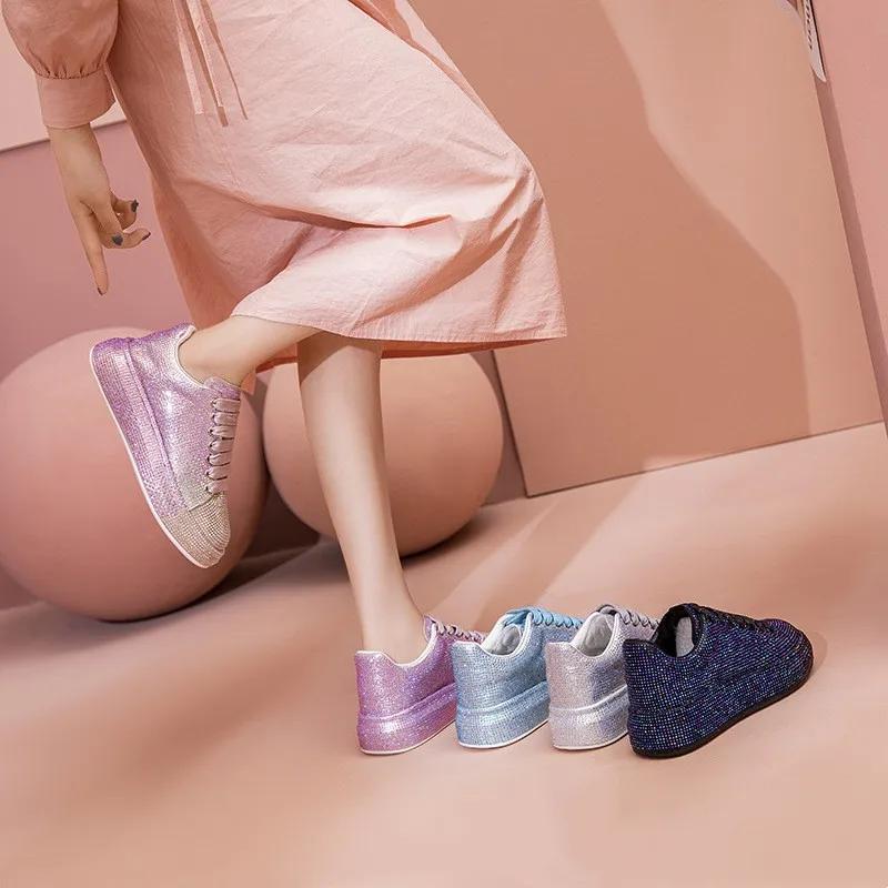 2025 Höst Läder Damskor Ny Stil Mode Rosa Plattformsdojor Ins Plattforms Sneakers Trend Glans Strass Skor