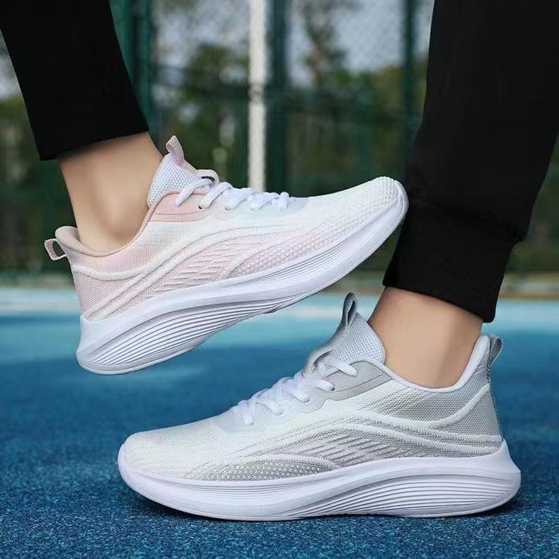 נעלי ספורט Flyknit לנשים קז'ואל רשת נושמת נעלי יחיד קדמיות נעלי ריצה קלות משקל 36-40