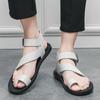Été Nouveaux Hommes Gladiateurs Noir Blanc Punk Rock Cuir Verni Chaussures Décontractées Sandales de Plage Respirantes Pantoufles d'Extérieur Grande Taille