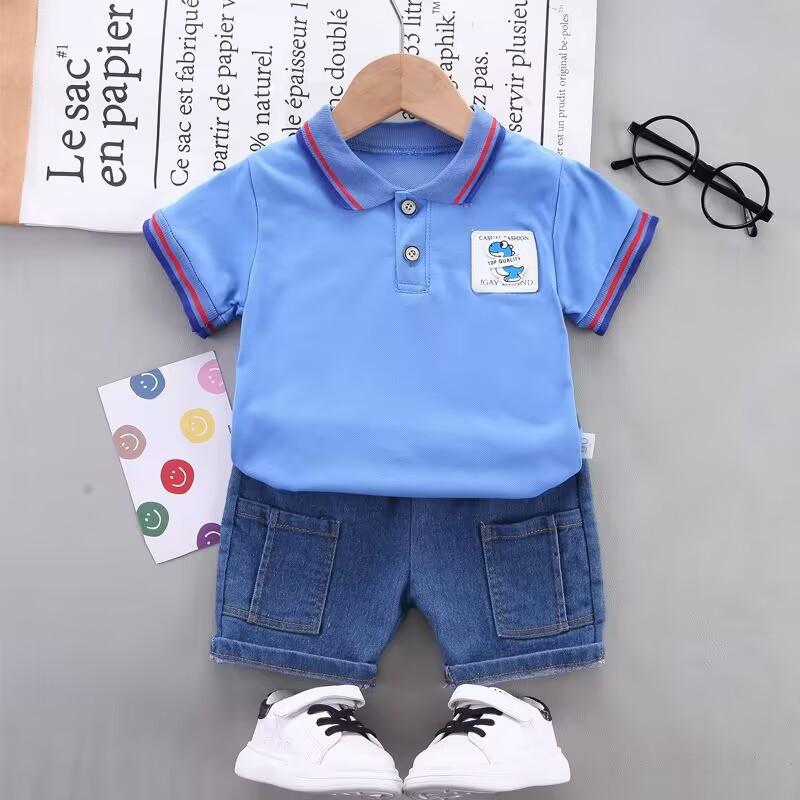 Set di abbigliamento estivo per bambini, top a maniche corte a righe e pantaloncini, set da due pezzi