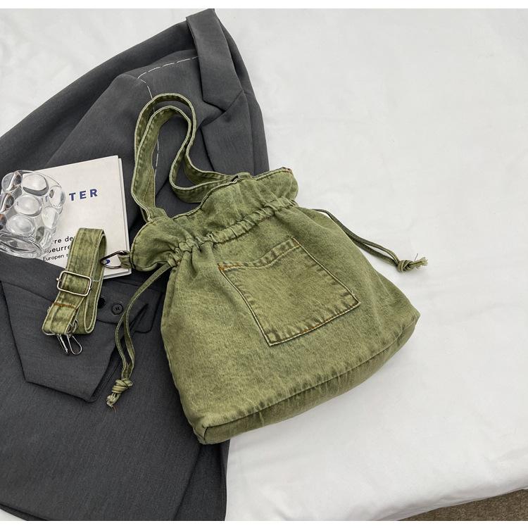 Trendige gerüschte Denim-Tragetasche Vintage-Eimer-Umhängetasche Kordelzug-Umhängetasche für Damen