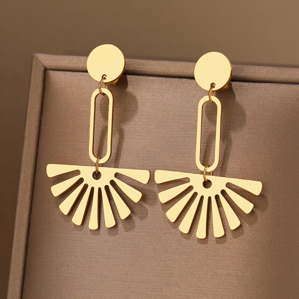 Stainless Steel Earrings Sweet Vintage Delicate Sunflower Elegant Sense Light Luxury Fashion Pendant Earrings For Women Jewelry
