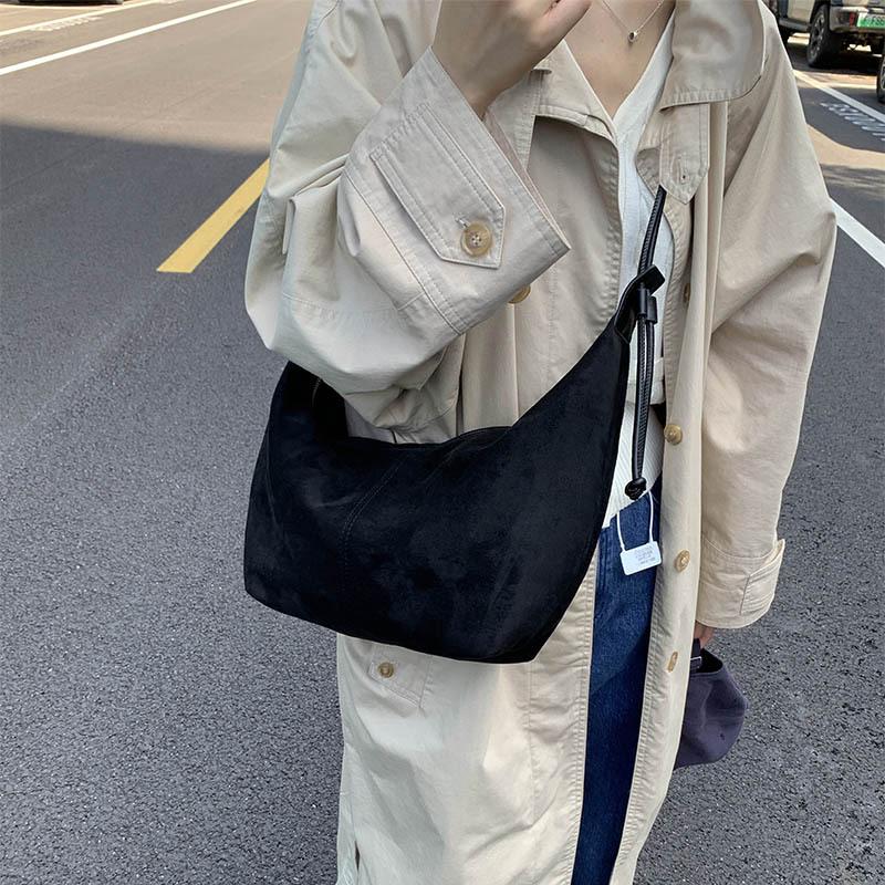 Popular retro suede underarm bag 2026 autumn and winter new messenger bag simple and versatile commuter bag