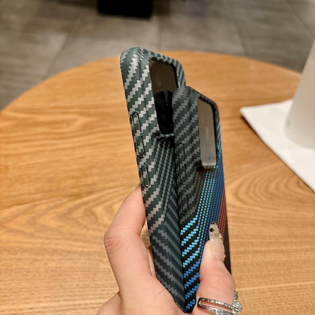 Etui Relief z włókna węglowego do Xiaomi 15 15S 17 Pro Max 14 13 Ultra Pro Magnetyczne Etui na telefon Twarde PC Włókno aramidowe Fundas