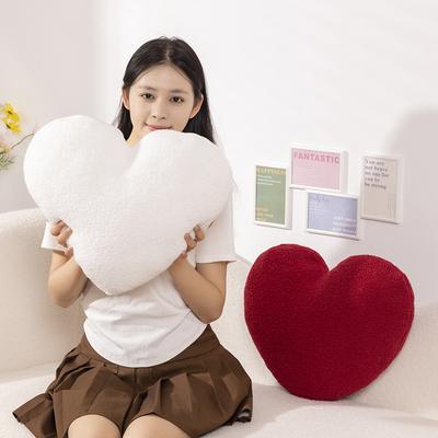 Simple Wind Love Throw Pillow Red Hug Heart Sofa Bay Window Cushion Girls Pillow Room Decoration Car Waist