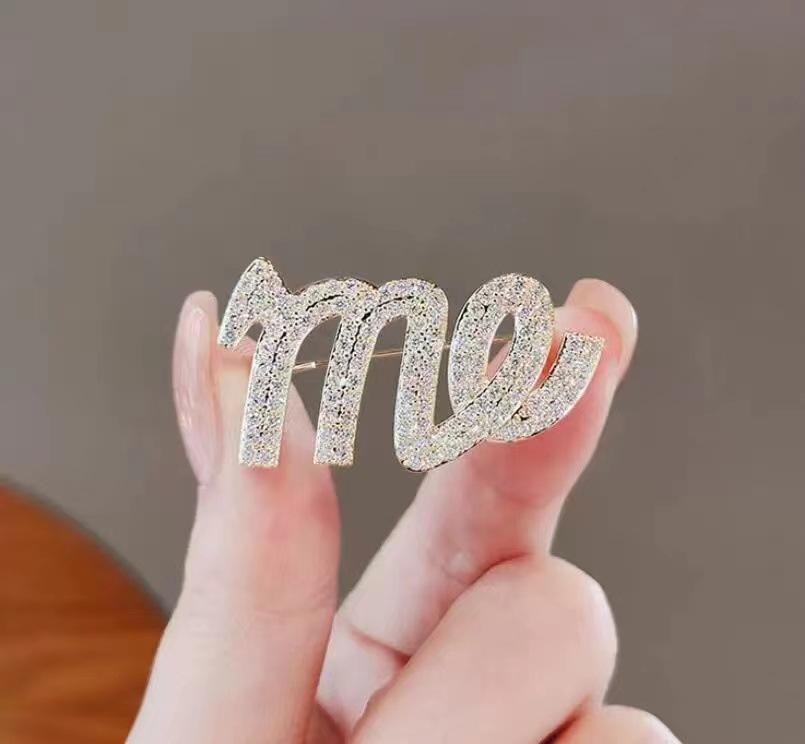 Fashion Brooch Female Highend Corsage Antilight Butterfly Brooch Highend Niche Corsage