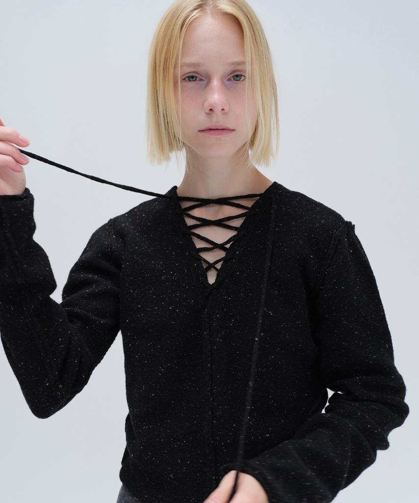Daiaegeuneol V Neck Lace Up Knit (Black)