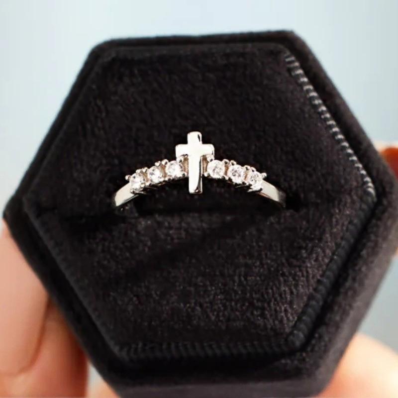 Huitan Dainty Cross Finger Ring with CZ for Women Wedding Bands Accessories Fancy Rings Anniversary Gift Trendy Jewelry