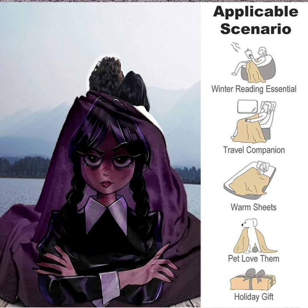 1 stk Wednesday Addams Teppe Lett Flanellteppe Kastepledd til Sofa, Seng, Reise, Camping, Stue, Kontor, Sofa
