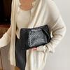 Large Capacity Shoulder Bag New Fashion Popular Woven Commuter Simple Clutch Bags Retro Evening Phone Pocket KTY