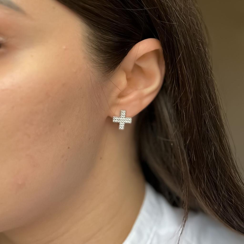 Boucles d'oreilles en argent avec zircons cubiques (2138761)