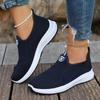 Einfarbige Plateau-Sneaker für Damen, atmungsaktive Slip-On-Outdoor-Schuhe aus Strick, bequeme Sportschuhe mit niedrigem Oberteil