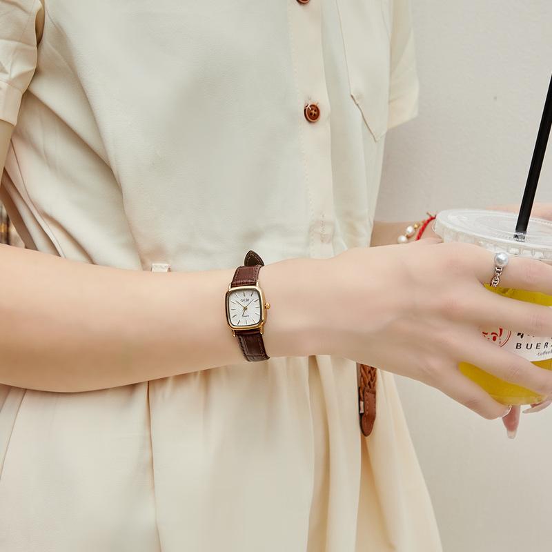 Exquise, Petite, Grande Valeur Montre pour Femme, Petit Sucre, Montre à Quartz Haut de Gamme, Montre Rétro en Cuir pour Femme