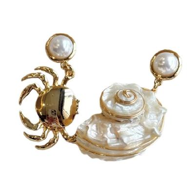 Handmade Alloy Seaside Charm Earrings Asymmetric Shell Crab Drop Design Ear Accessories for Special Event Gift