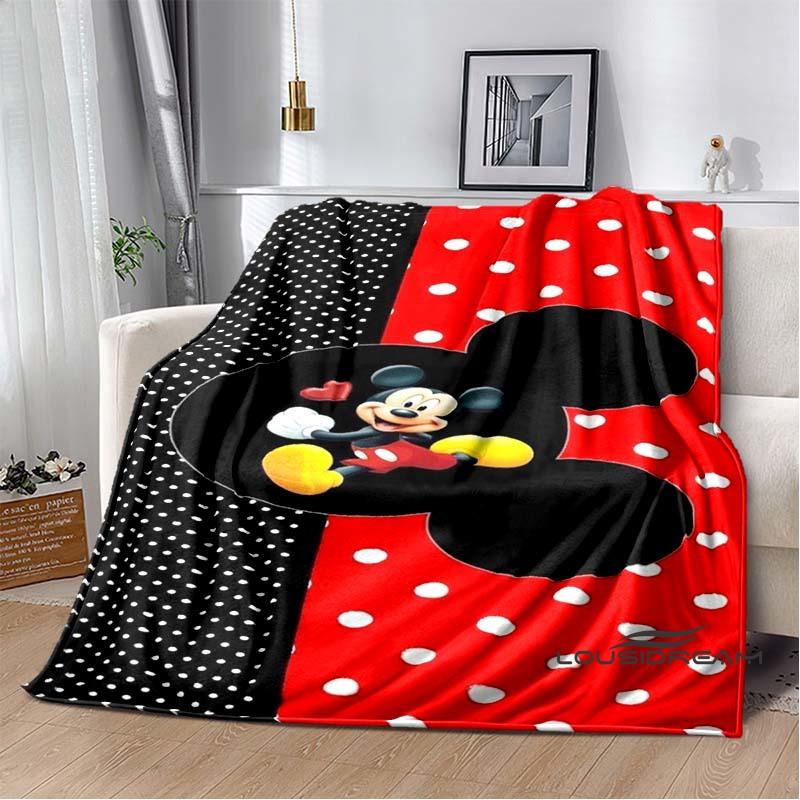 Deka s motivem Mickey Mouse je nadýchaná a měkká, vhodná pro děti i dospělé a ideální pro domácnost, cestování, kempování an