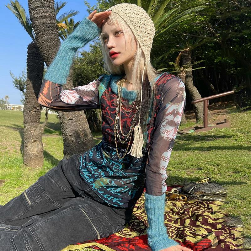 חולצות טריקו גרפיות Streetwear Y2k נשים רשת שקופה סרוגה טלאים שרוולים ארוכים בגדי גראנג' אסתטיים של שנות ה-90