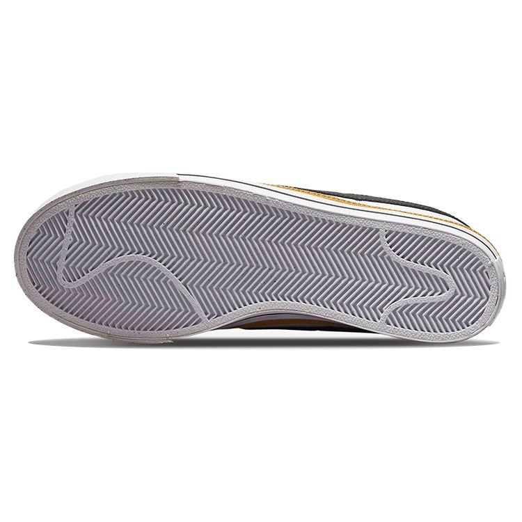 Nike Court Legacy Next Nature White Desert Och Pantofi de sport pentru femei Team-Orange Black DH3161-100