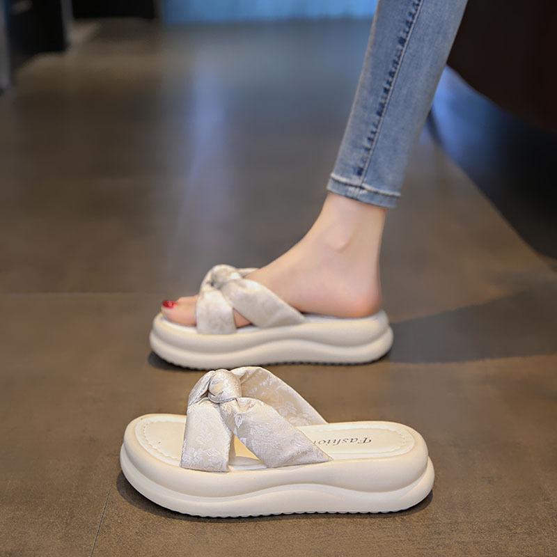 Slippers Women's Sandals Women's 2025 New Popular Summer Wear New Fairy Style Thick Bottom Beach Fashion One-word Drag
