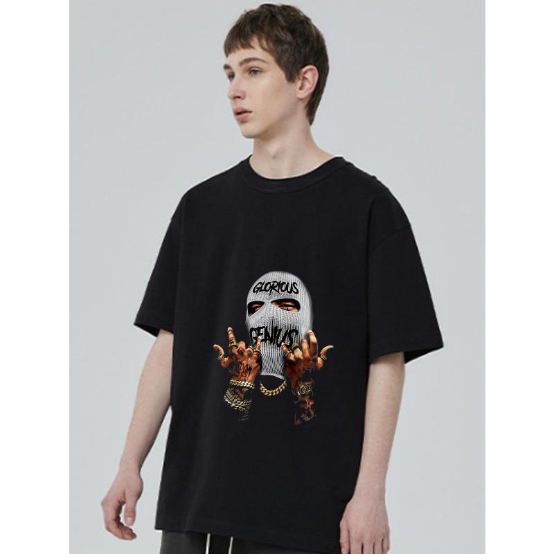 Schwarzes T-Shirt mit Glorious Genius Sturmhaube und Tätowierte Hände Druck für Streetwear Mode