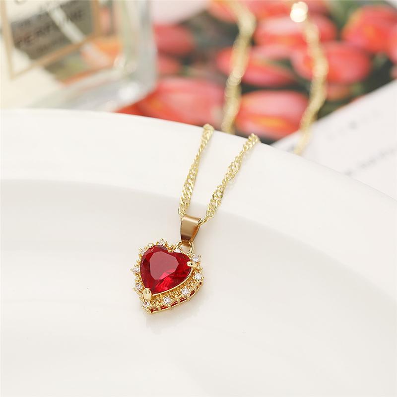 Collier de luxe en forme de cœur d'amour couleur or pour femme, petit collier de clavicule frais à la mode, bijoux cadeau