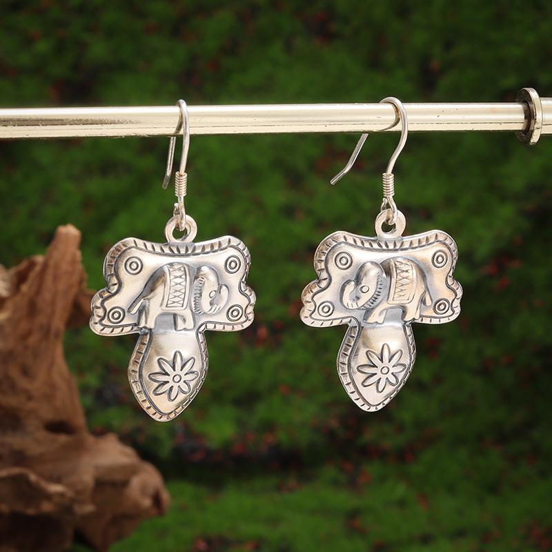 Silver-Plated Hand-Carved Pattern Circle Dangle Earrings for Women Retro Exaggerated Hypoallergenic Earrings Fashion Jewelry