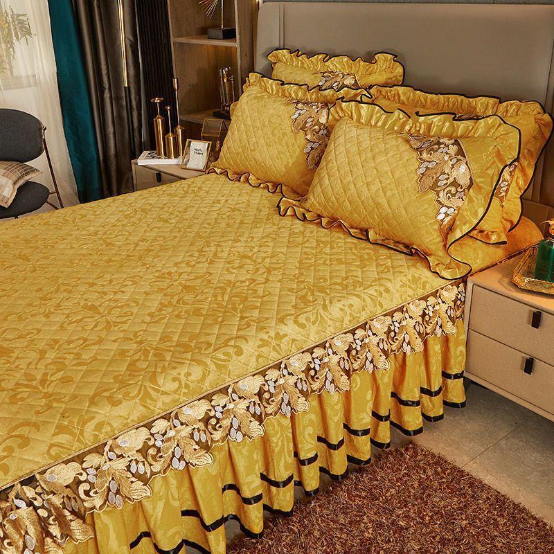 European Style Winter Velvet Thicken Bedspread Luxury Bed Skirt Style Bed Sheets Lace Embroidery Cotton Quilted Mattress Cover