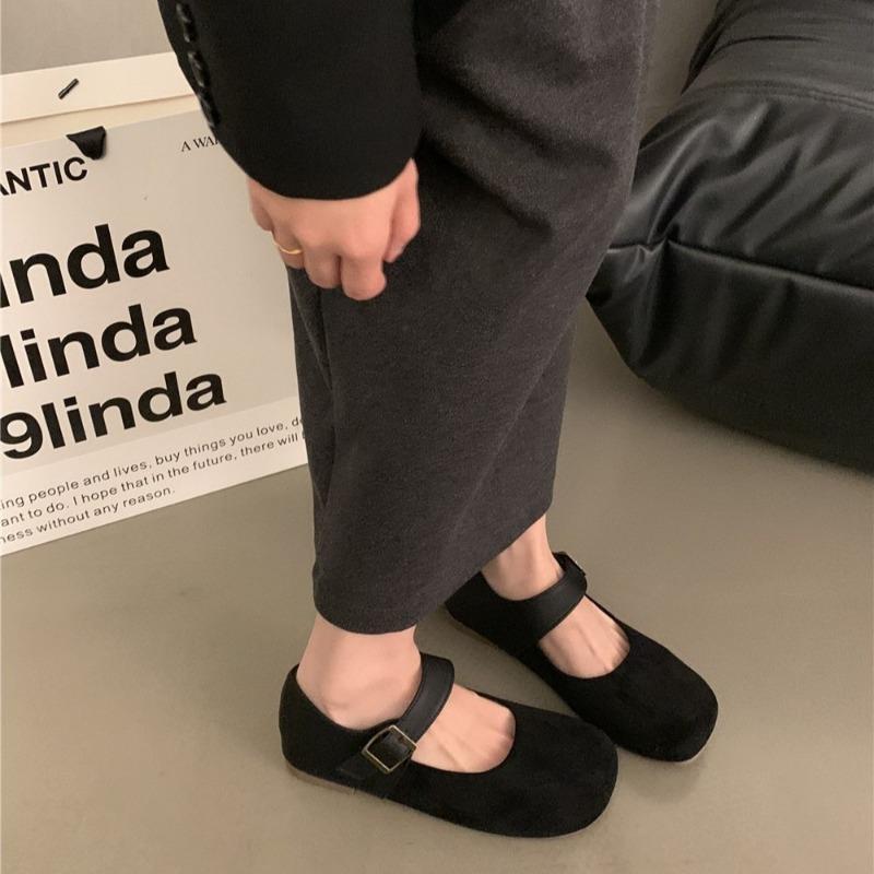 Modne Retro Matowe Skórzane Buty Mary Jane z Klamrą Płaska Podeszwa 2024 Wiosna Jesień Nowe Miękkie Jednolite Mokasyny Okrągły Nosek Casualowe Pojedyncze Baleriny