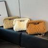Neue Winter Damen Gestrickte Schultertasche Texturiert Lässiges und Schlichtes Design Umhänge Kettentasche Modische Pendler Henkeltasche