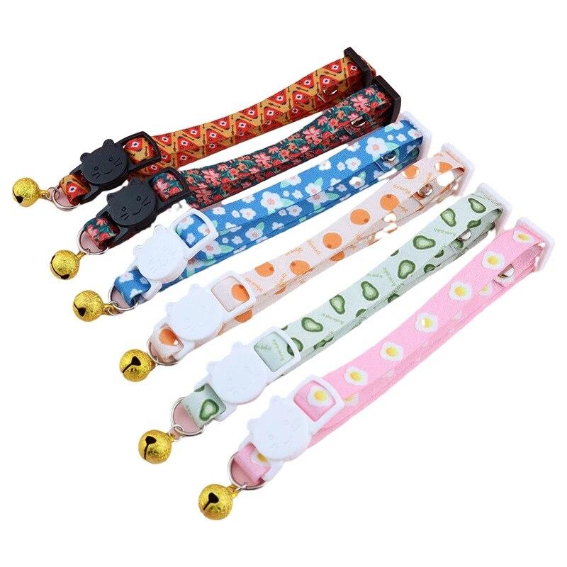 28 Styl Obroża dla Kota Regulowana Owocowa Świąteczna z Nadrukiem Obroża dla Zwierząt z Dzwoneczkiem Teddy Chihuahua Szczeniak Kocięta Naszyjnik Akcesoria dla Zwierząt
