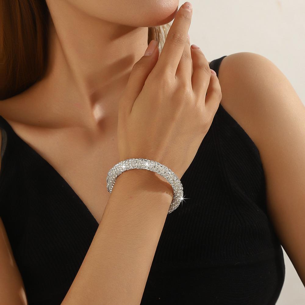 New Sparkling Full Rhinestone Bracelet Exquisite Size Adjustable Open Bracelet Geometry Design Open Bangle Women Fashion