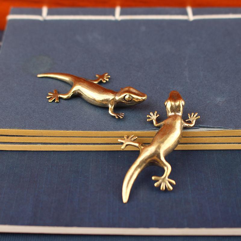 Solid Brass Mini Insect Figurines Retro Aged Finish Hand Carved Detailed Decor for Living Room Cabinet Collection Creative Gift
