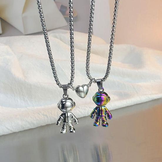 2Pcs Simple Wear Resistant Unique All Match Spaceman Magnetic Buckle Pendant Necklaces Choker